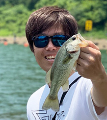 安達 智史